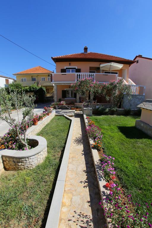 Apartment And Rooms Toka Zadar Quarto foto
